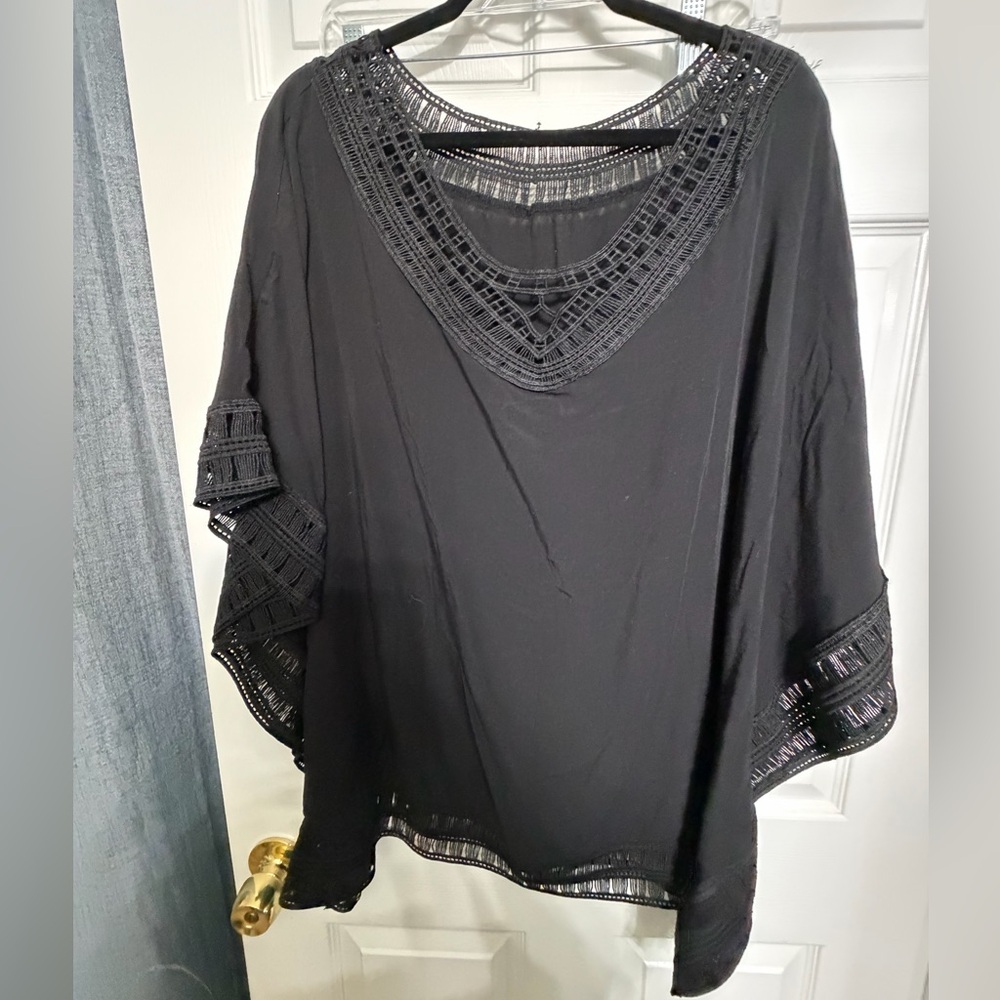 Elegant Black Lace Trim Women's Top